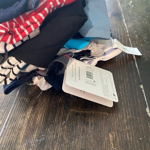 18 BABY BOY tops 💙❤️some long/shone short sleeve. 1/2 are NEW! Why pay full $$? - Picture 12 of 13